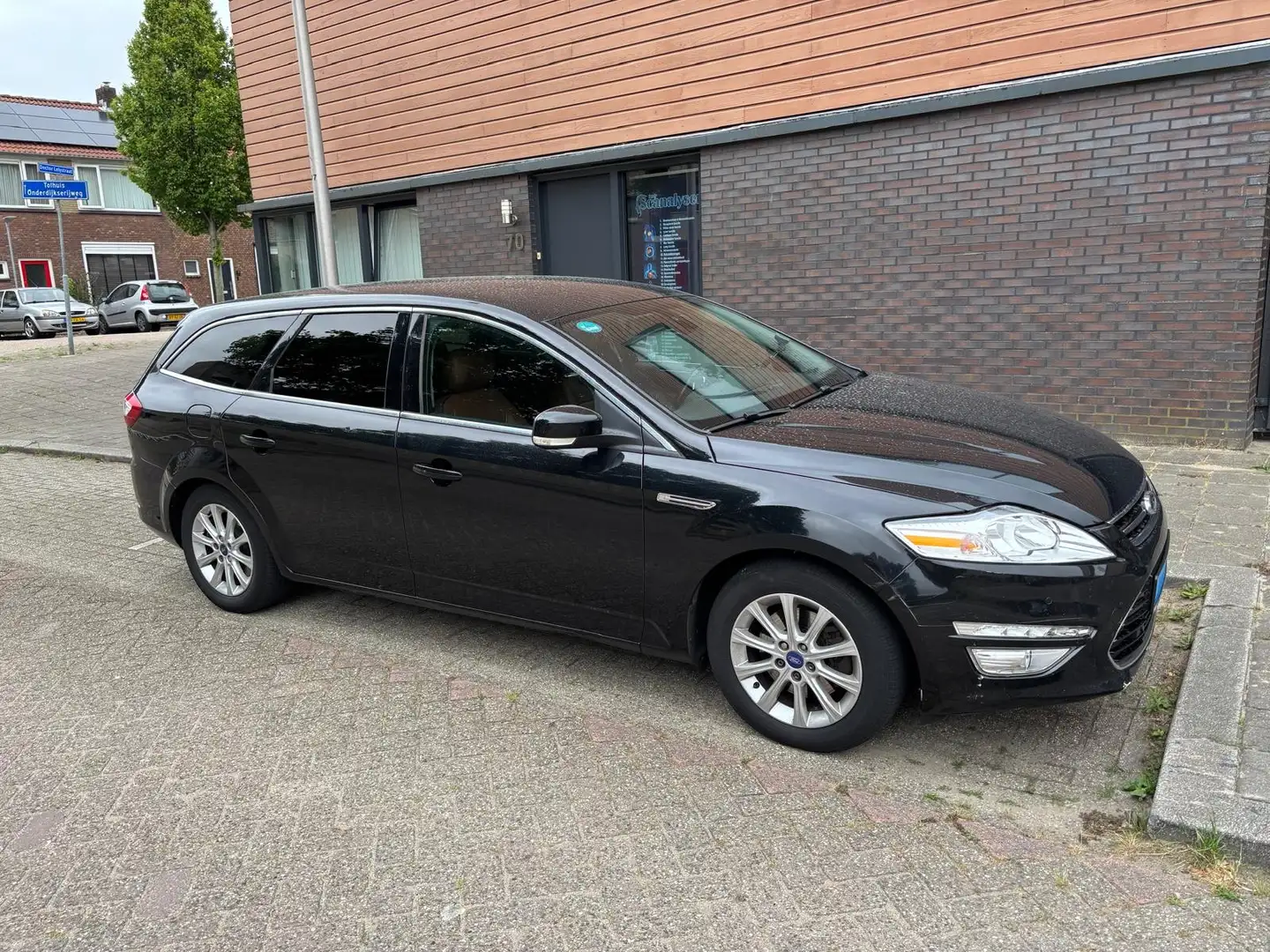 Ford Mondeo 1.6 TDCi ECO. Tit. Zwart - 2