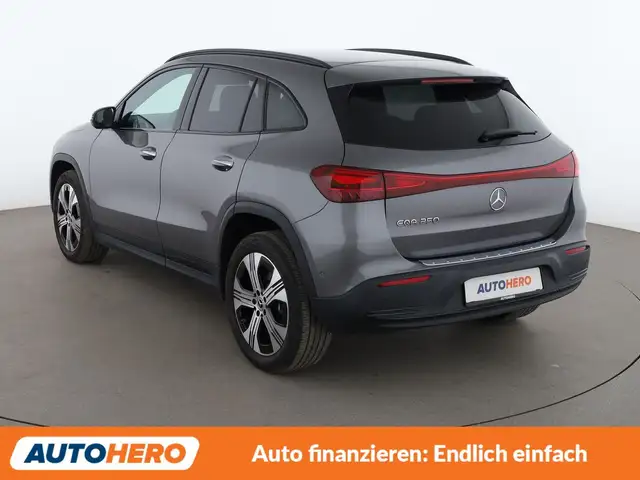 Mercedes-Benz EQA view 4