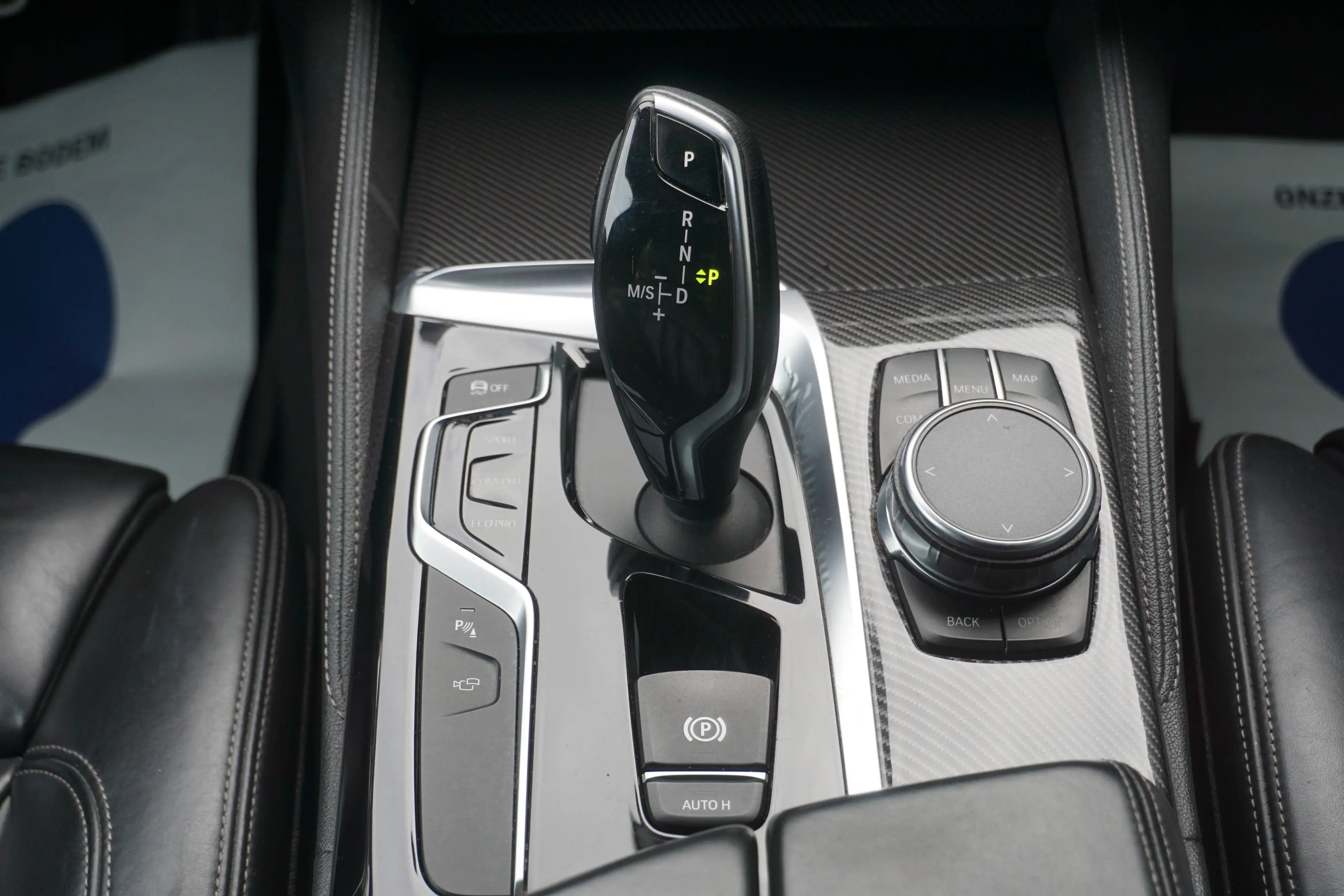 BMW 540 540 dXAS M-Pack-Navi-360°Cam-Keyless-Head-Up-DodeH-Memory-Carplay-Leder — photo 11