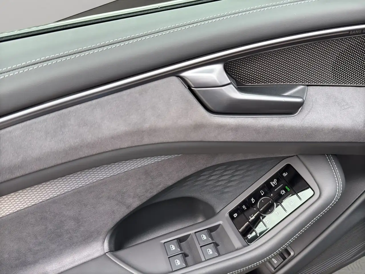 Audi A6 TDI quattro S tronic+TECH PRO+AHK+PANO 13