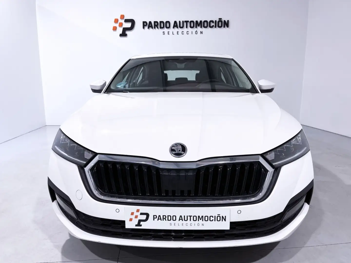 Skoda Octavia 2.0TDI Ambition 110kW Weiß - 2