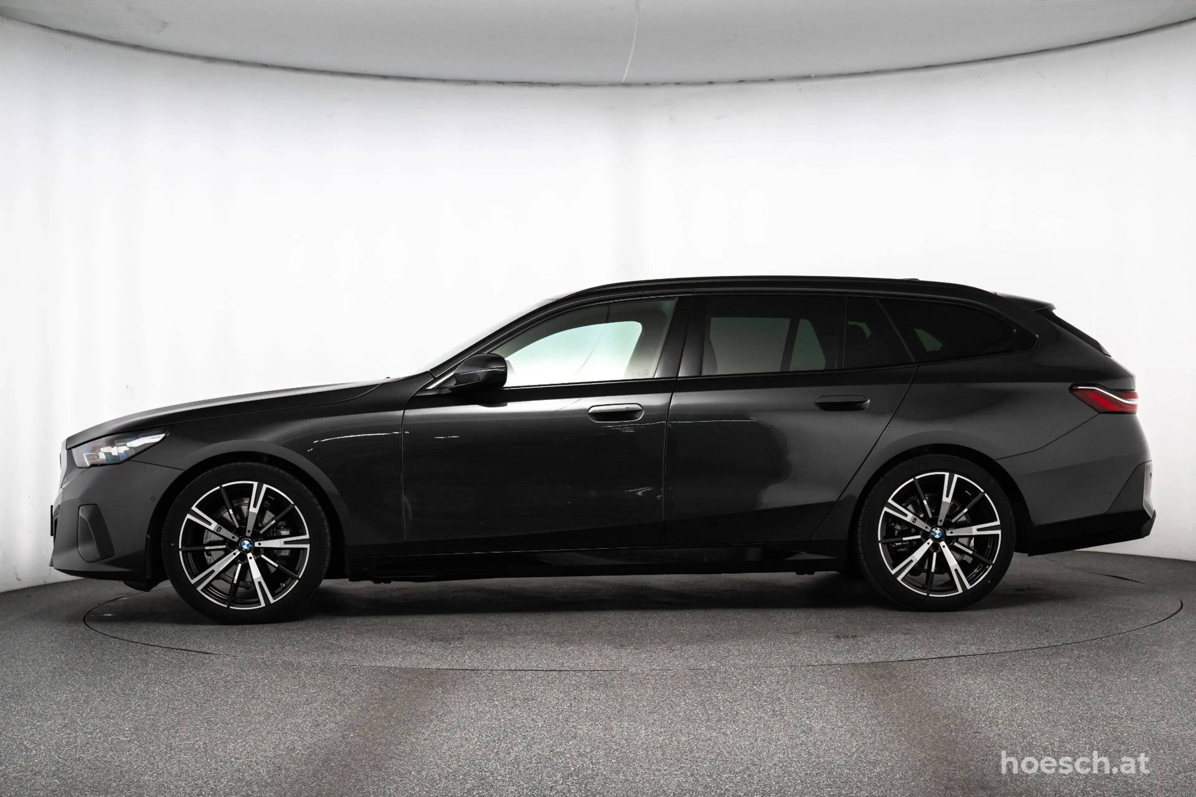 BMW 520 i Touring M Sport 20" H&K AHK ASSISTENZ AKTION — photo 3