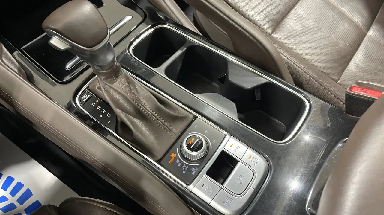 Kia Telluride снимка Kia Telluride