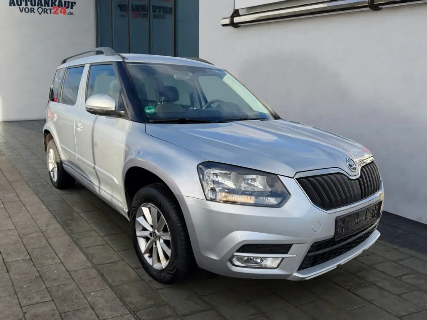 Skoda Yeti Ambition 4x4*2.0TDI*DAB*NAVI*BT*PDC* Klima Navi Silber - 1