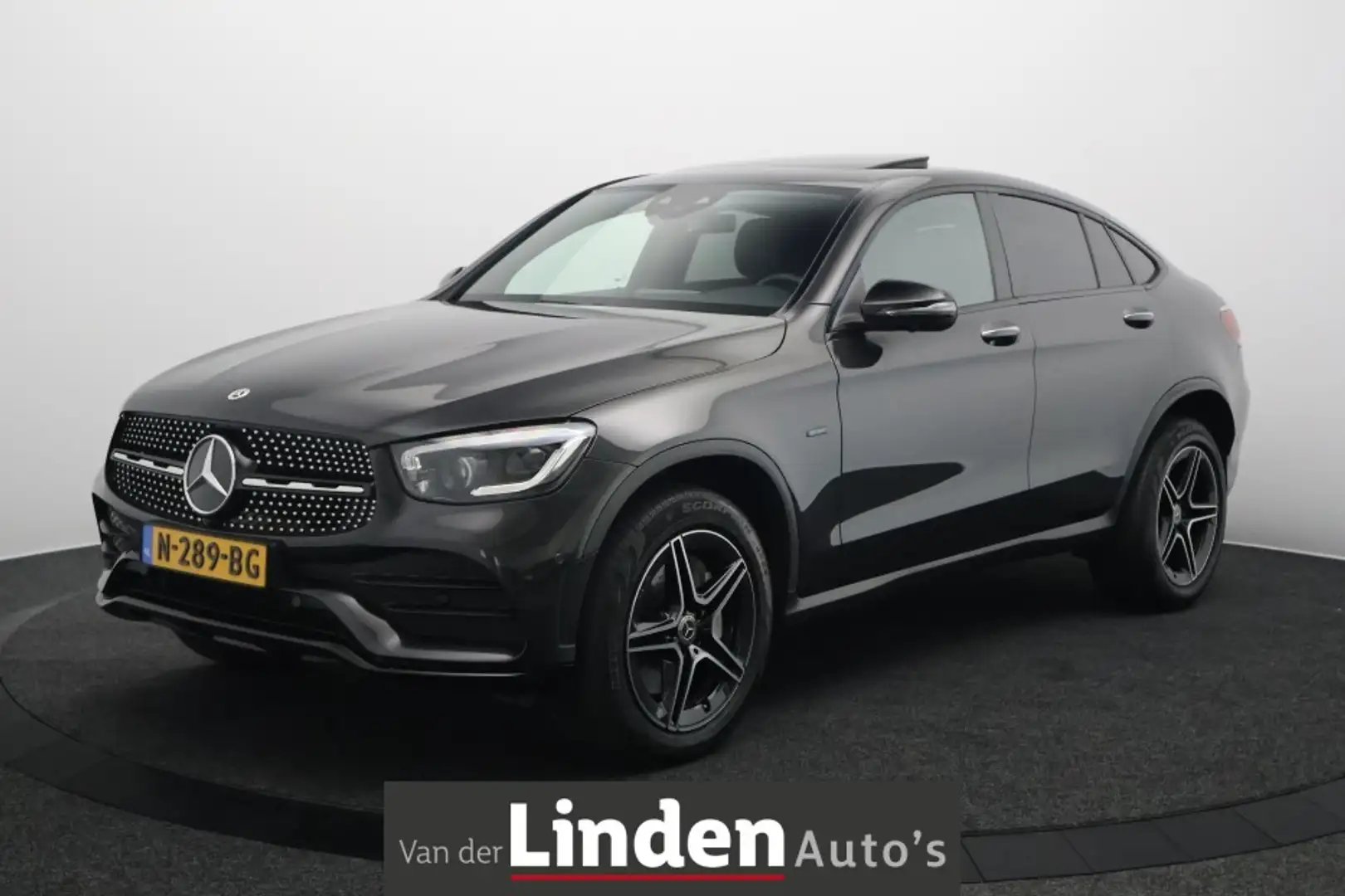 Mercedes-Benz GLC 300 Coupe 300e 4MATIC Business Solution AMG | NL Auto Grijs - 1