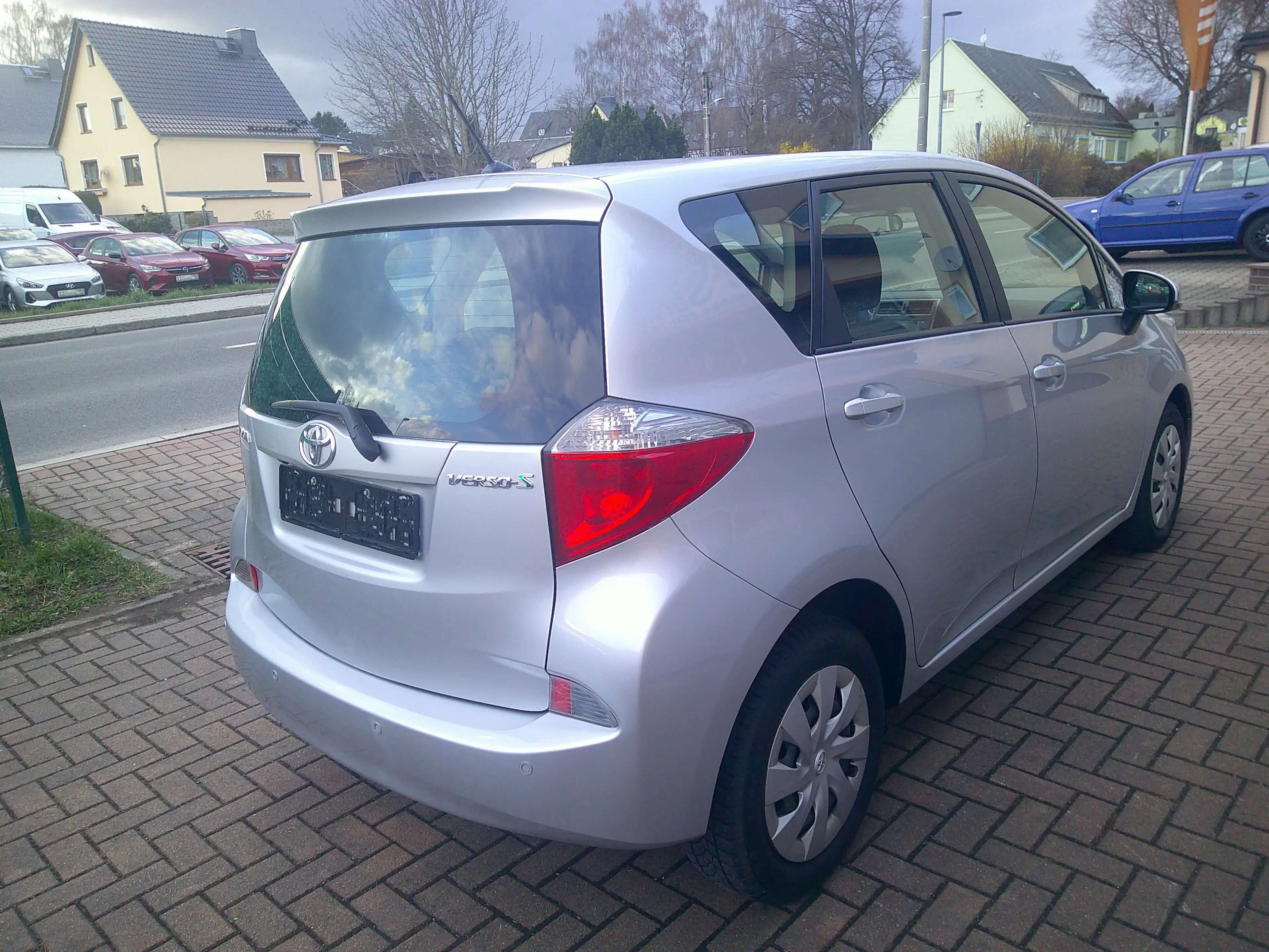 Toyota Verso-S Life TÜV Neu Nur 77147 Km 1. Hand — photo 4