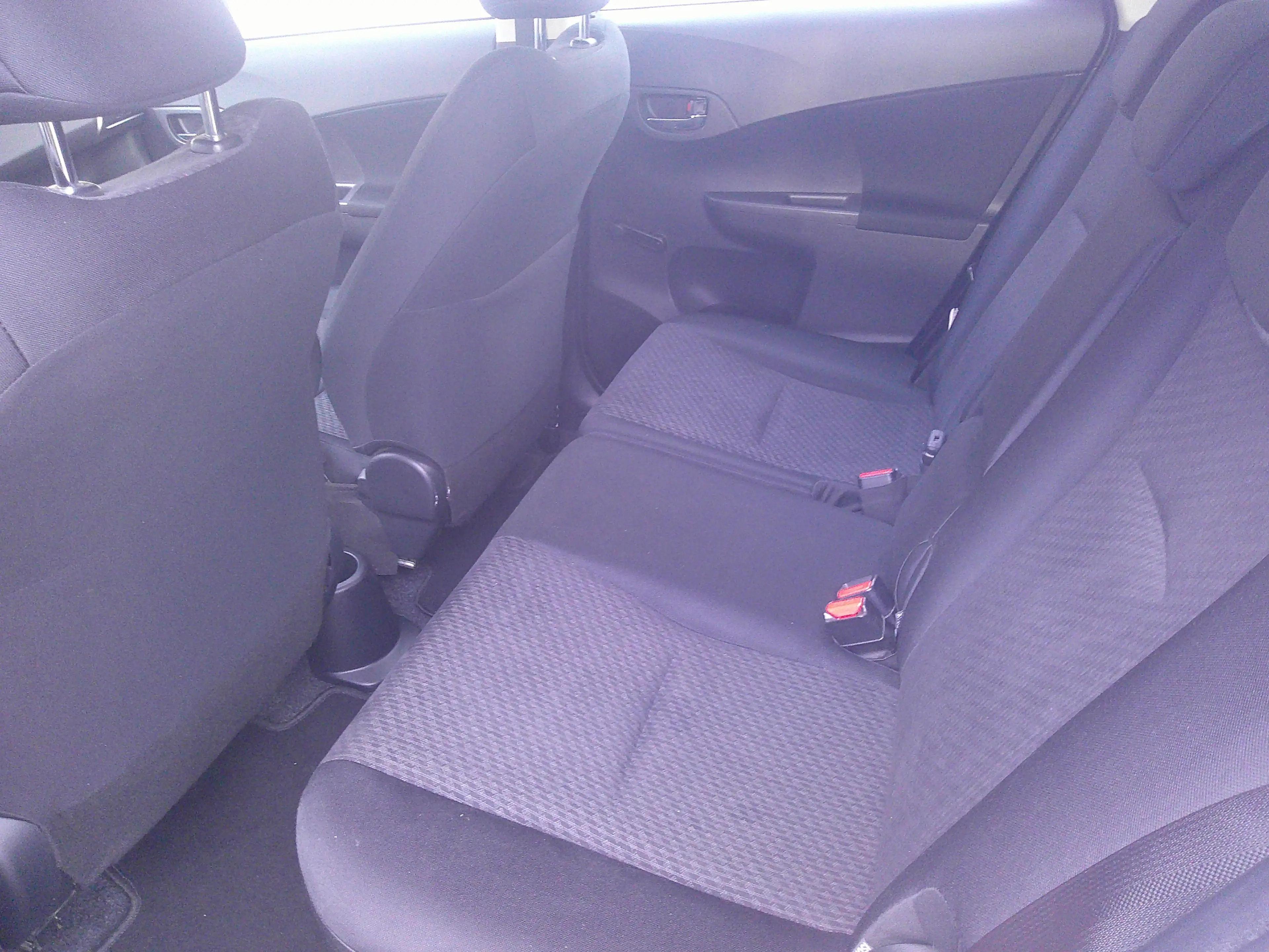 Toyota Verso-S Life TÜV Neu Nur 77147 Km 1. Hand — photo 6