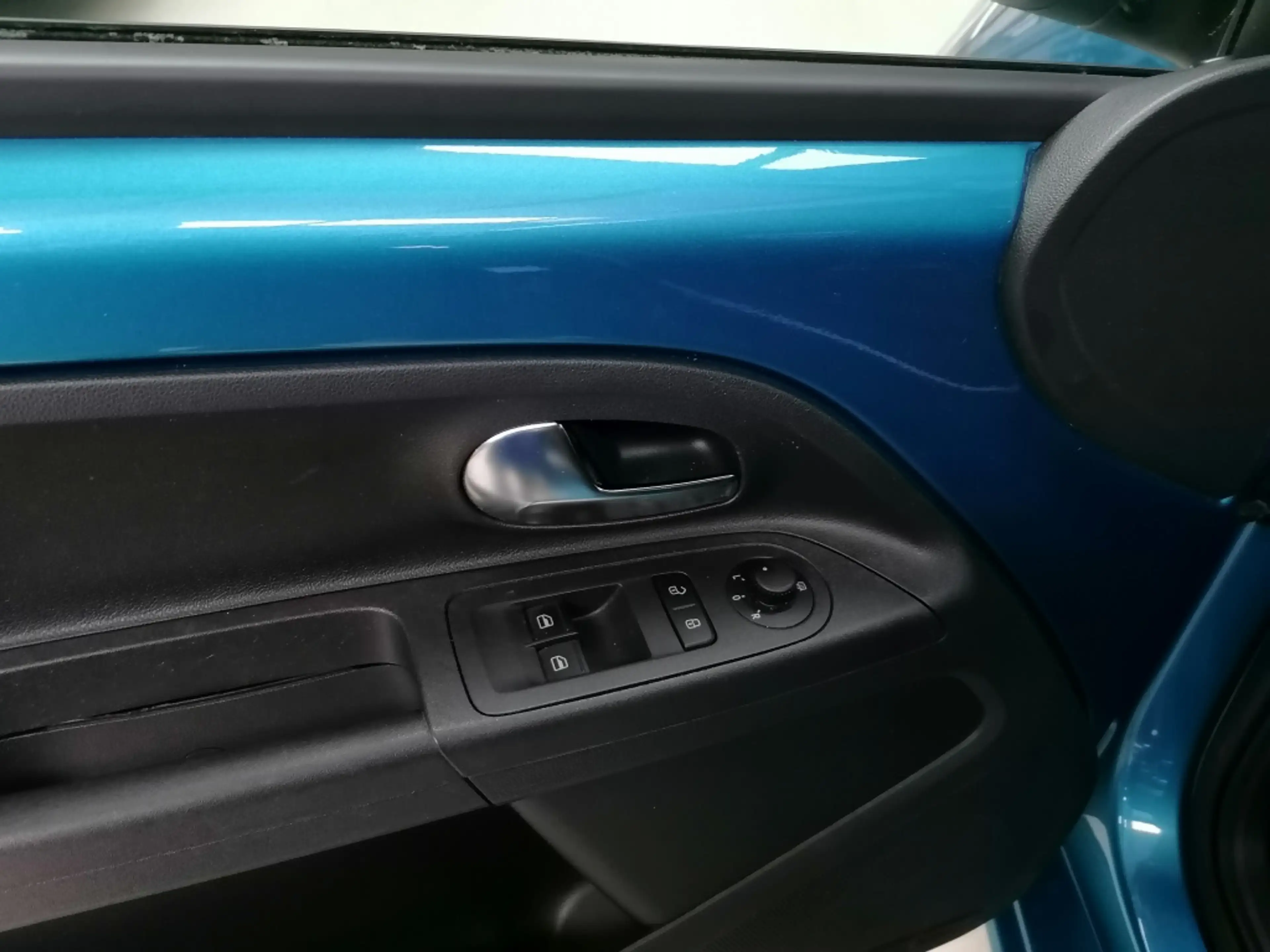 SEAT Mii 1.0 Sport Connect — photo 6