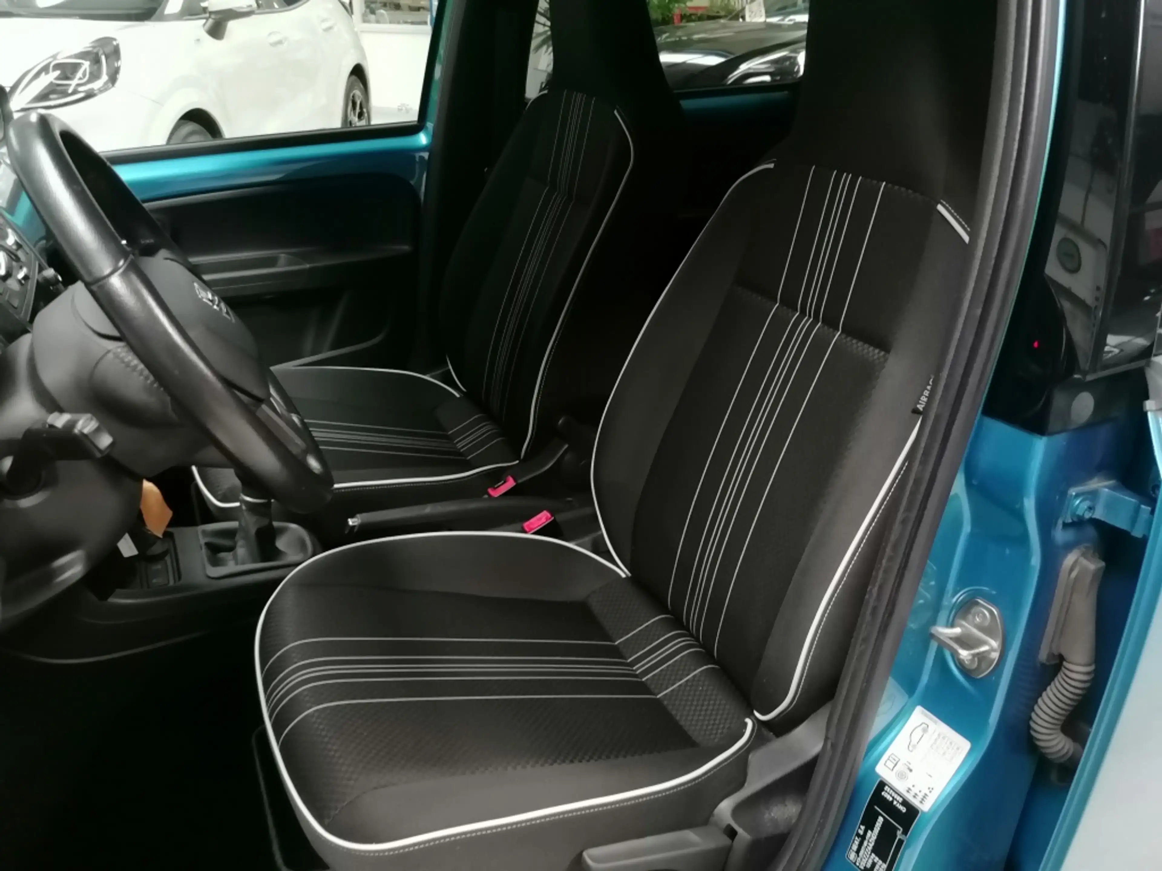 SEAT Mii 1.0 Sport Connect — photo 4
