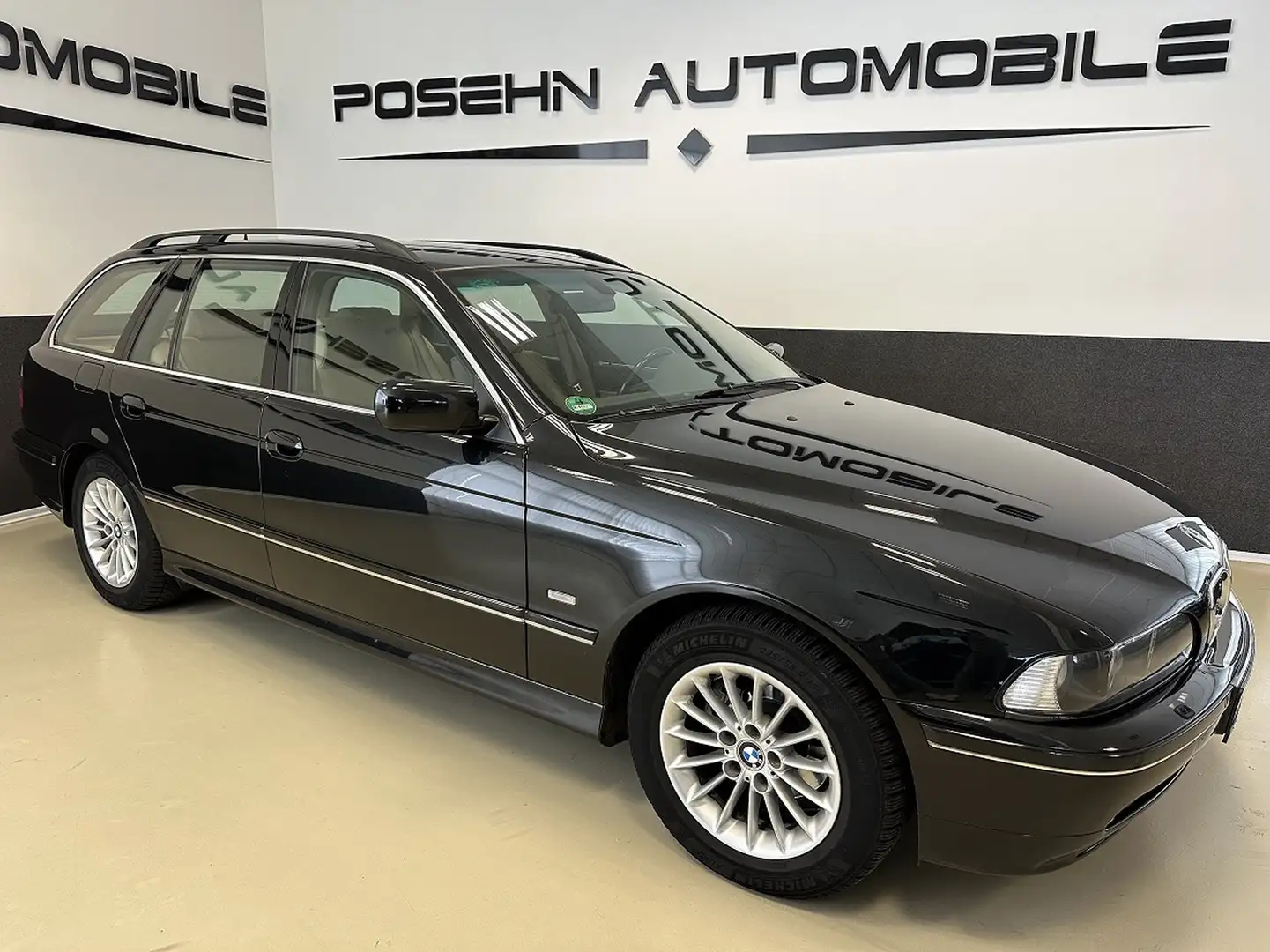 BMW 525 i Touring Exclusive 1-Hand Leder Navi Xenon Noir - 1