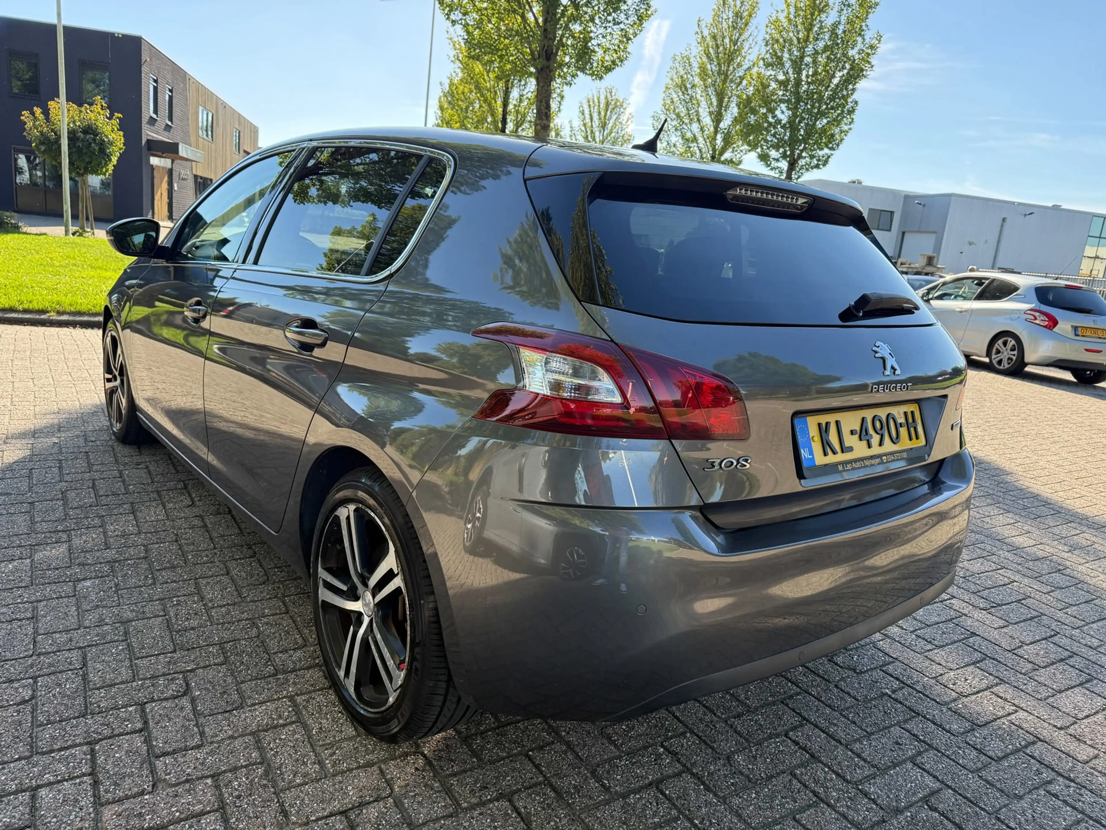 Peugeot 308 1.2 PureTech Allure Pano Carplay alcantara — photo 4