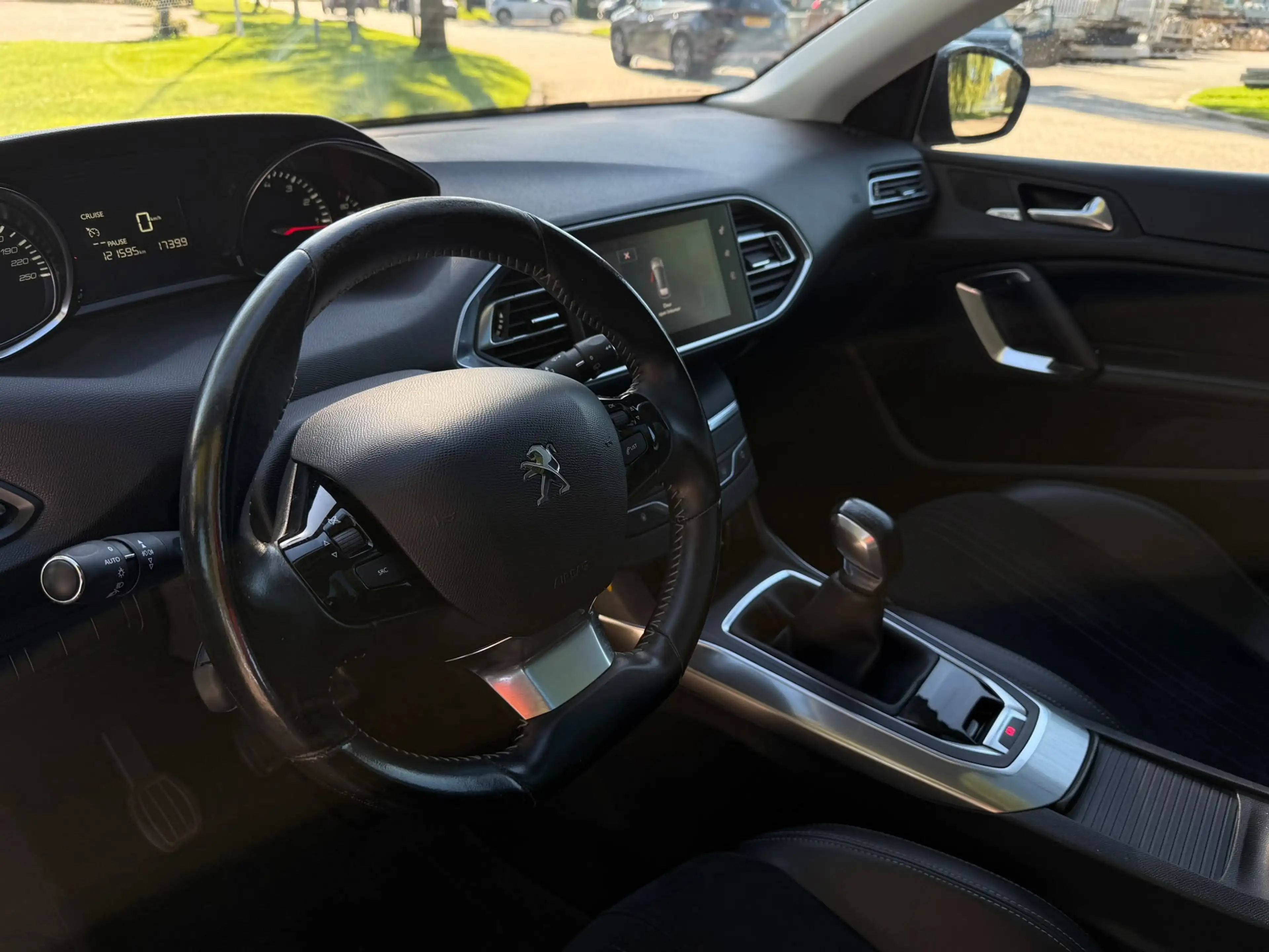 Peugeot 308 1.2 PureTech Allure Pano Carplay alcantara — photo 10