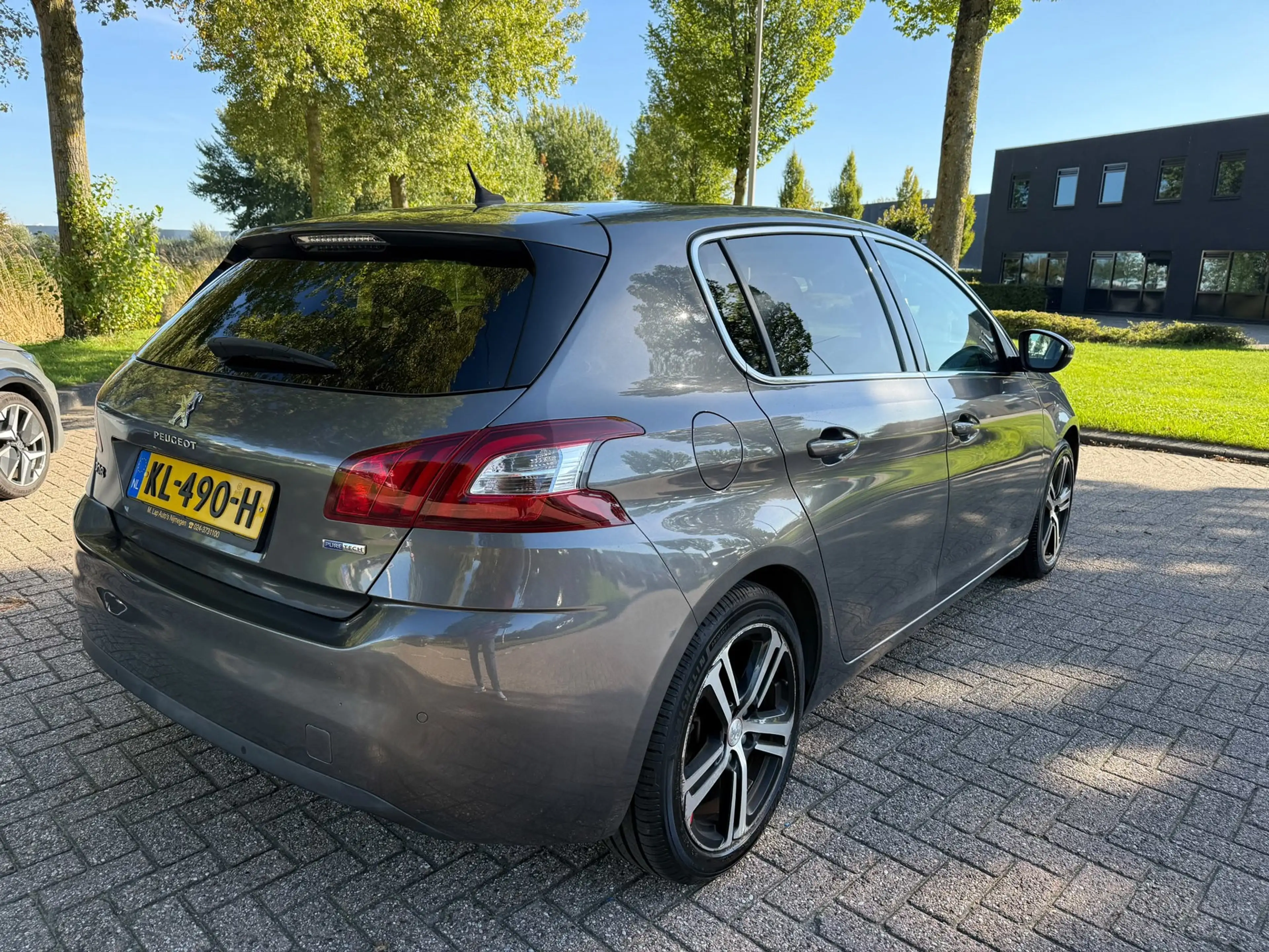 Peugeot 308 1.2 PureTech Allure Pano Carplay alcantara — photo 3