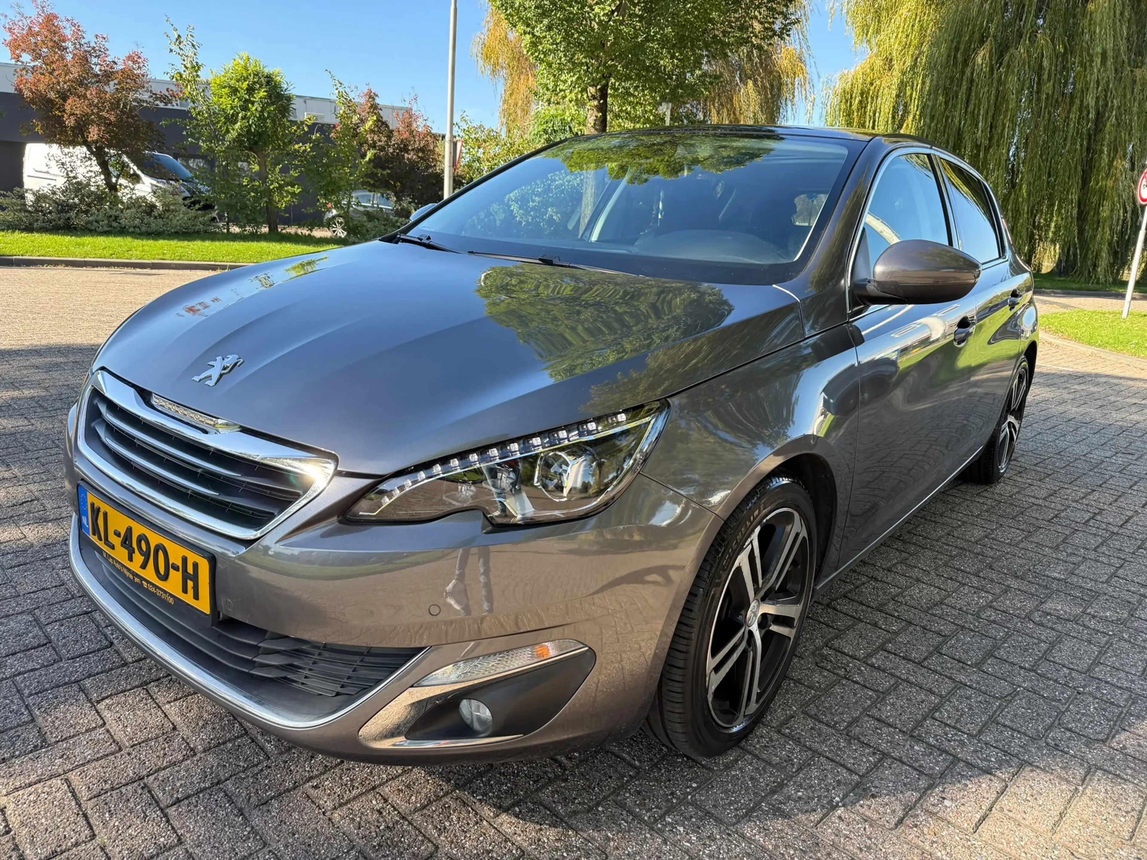Peugeot 308 1.2 PureTech Allure Pano Carplay alcantara — photo 2