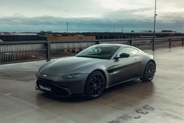 Aston Martin Vantage 4.0 V8