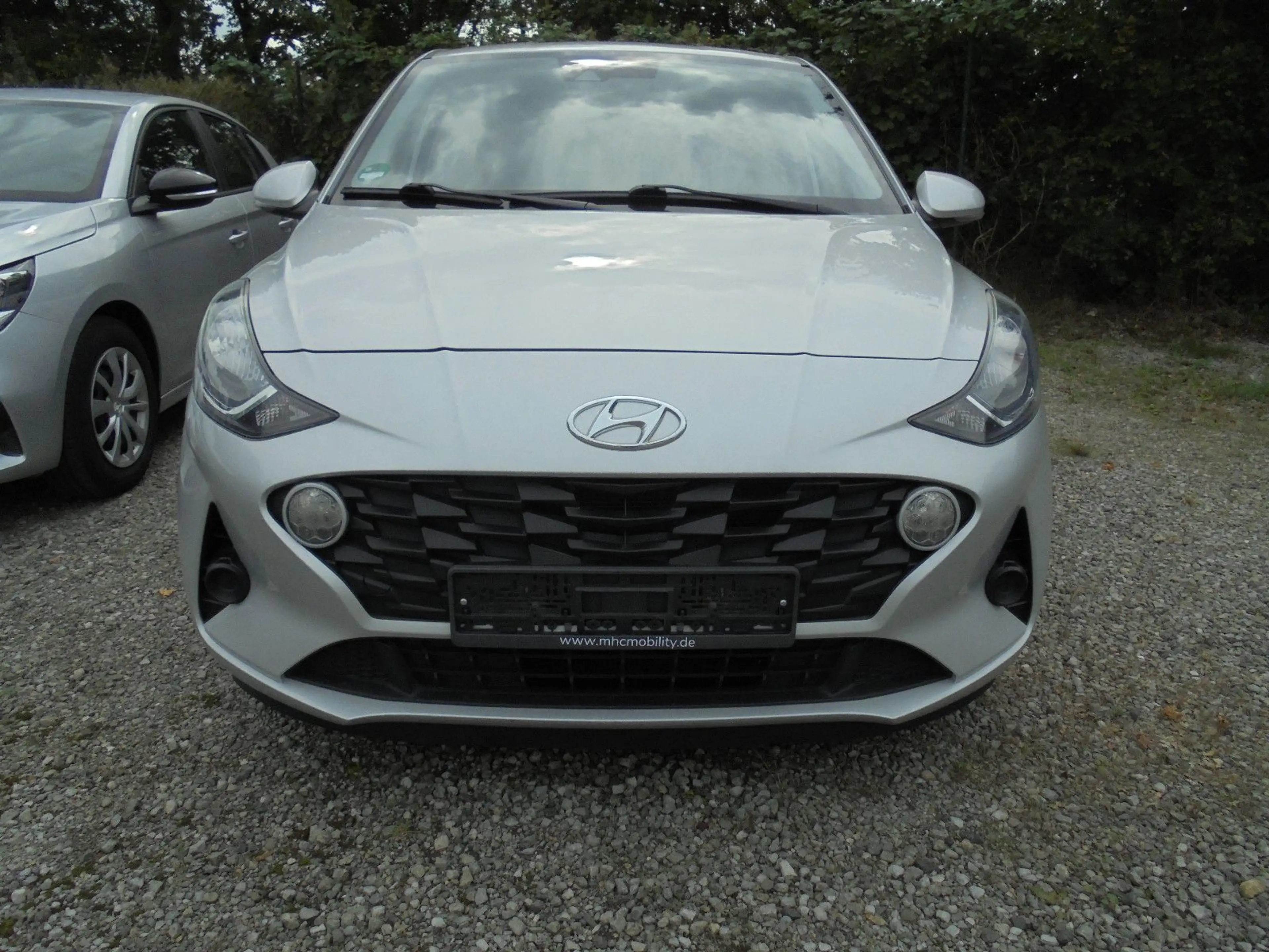 Hyundai i10 Trend 1.0 12V Limousine 5-türig 1. Hand DAB — photo 2