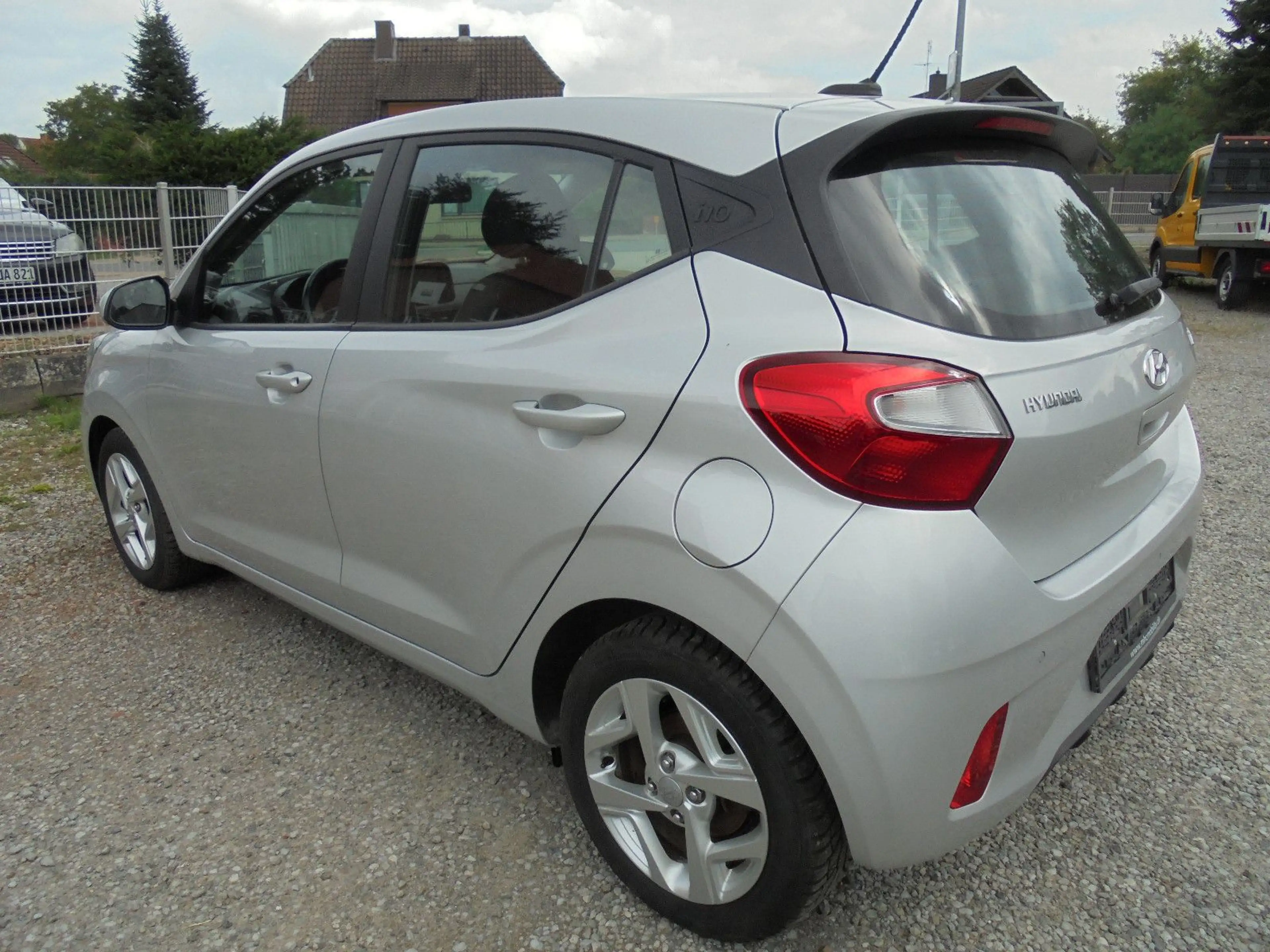 Hyundai i10 Trend 1.0 12V Limousine 5-türig 1. Hand DAB — photo 6