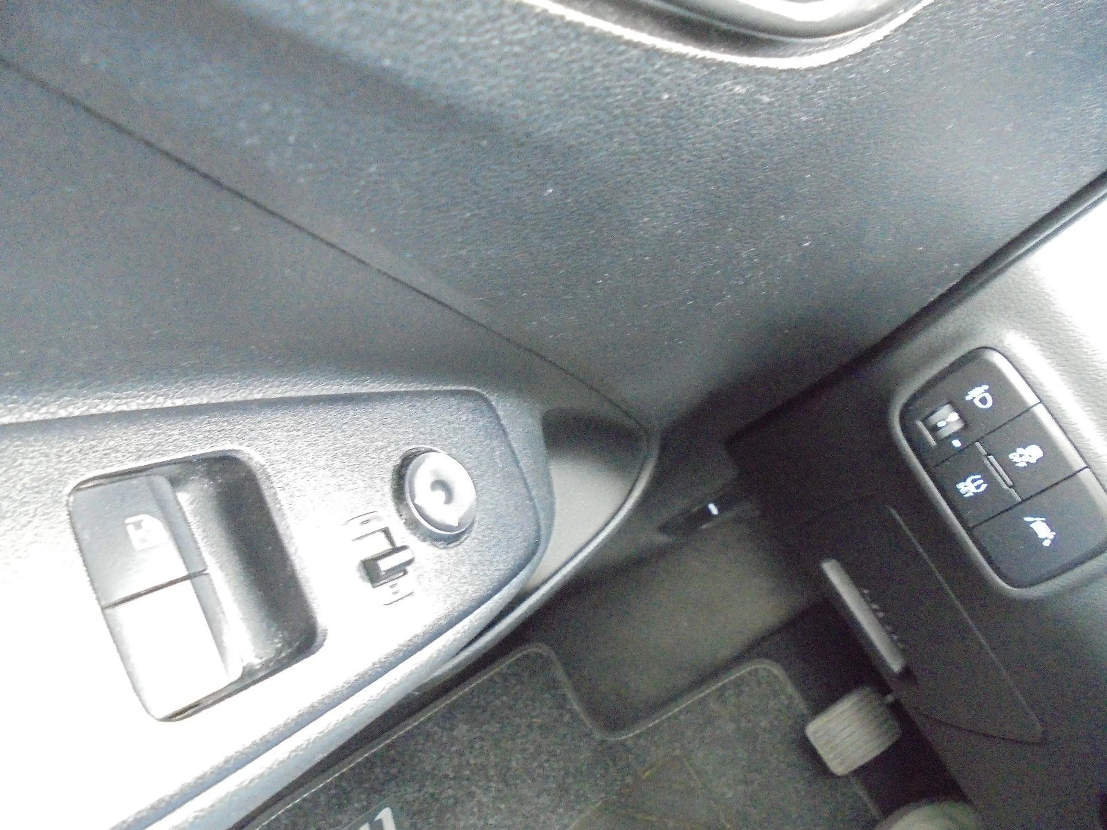 Hyundai i10 Trend 1.0 12V Limousine 5-türig 1. Hand DAB — photo 13