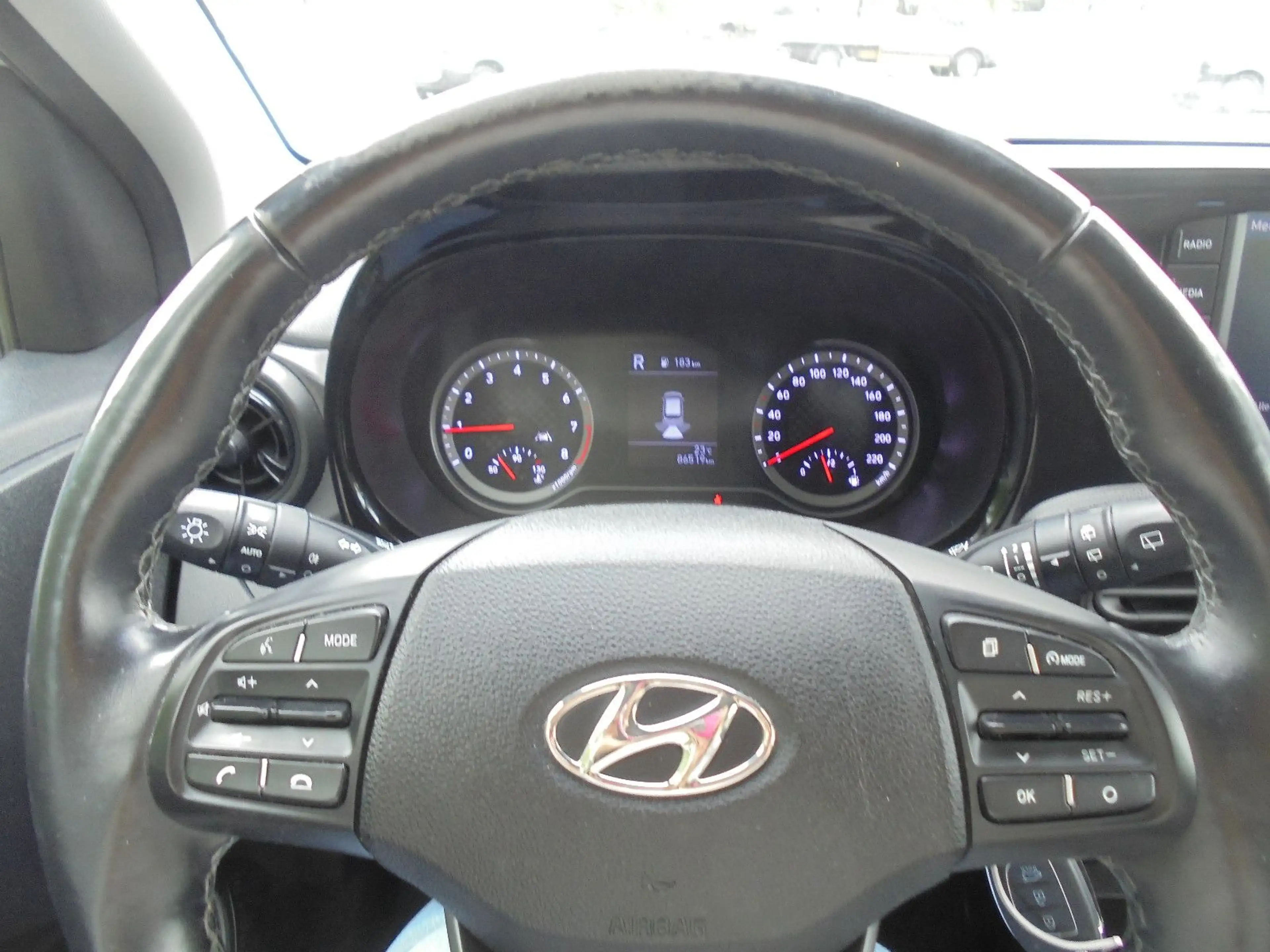 Hyundai i10 Trend 1.0 12V Limousine 5-türig 1. Hand DAB — photo 10