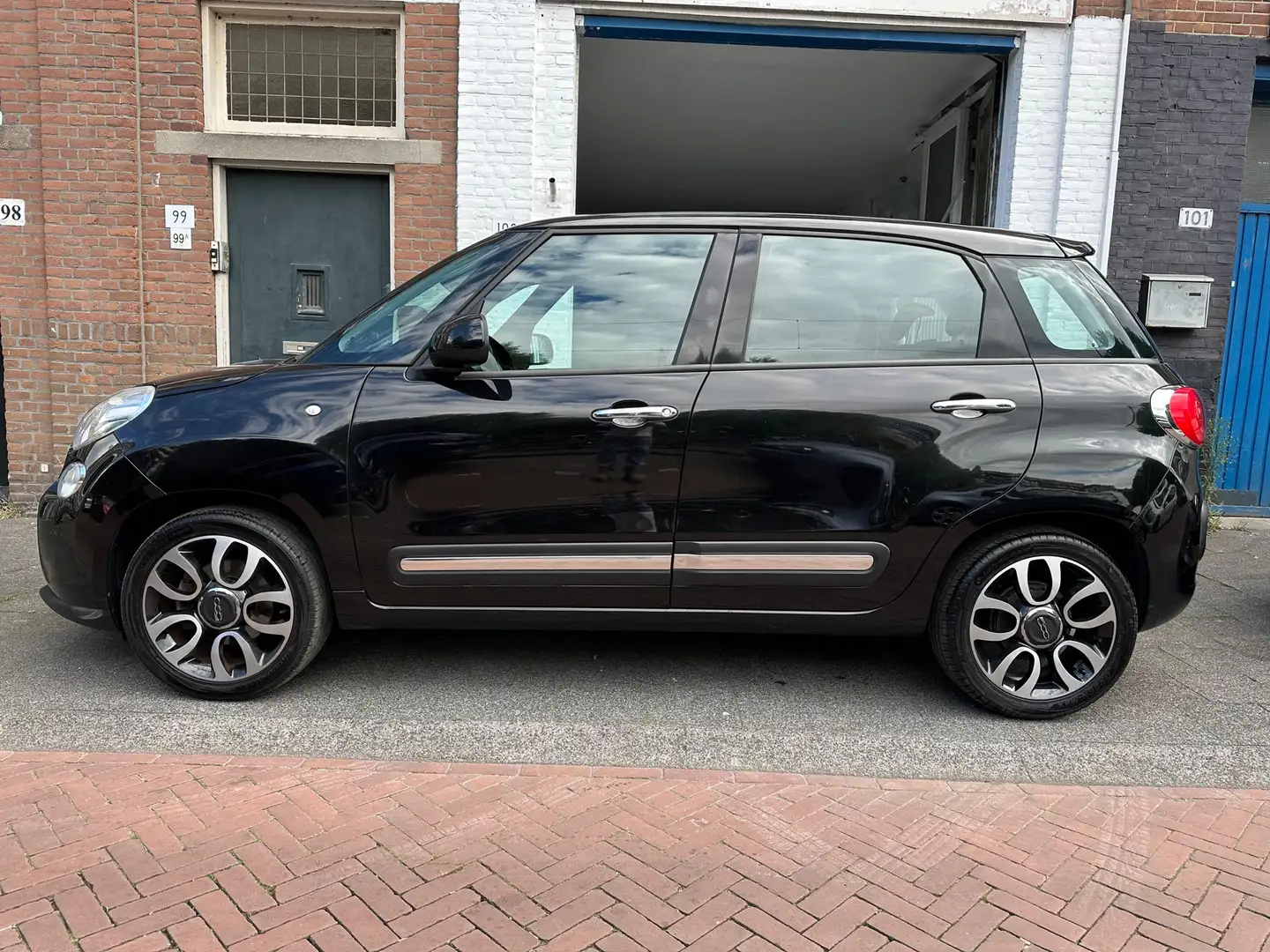 Fiat 500L 1.4-16V Lounge Panorama Cruise PDC LMV Nette Auto Zwart - 2
