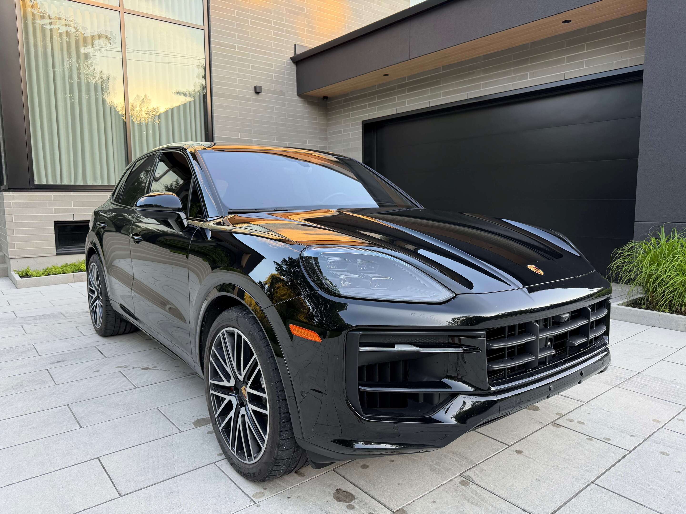 2024 Porsche Cayenne S, Premium Plus, 22'' Turbo Wheels, No Accident