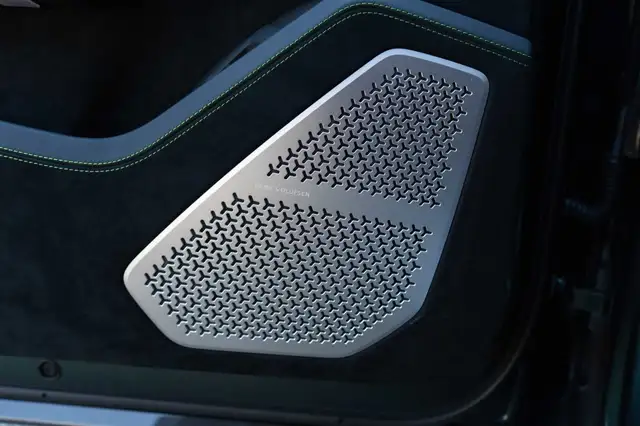 Lamborghini Urus view 12