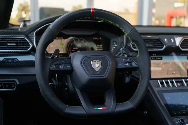 Lamborghini Urus view 13