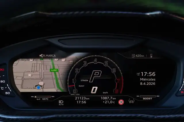 Lamborghini Urus view 14