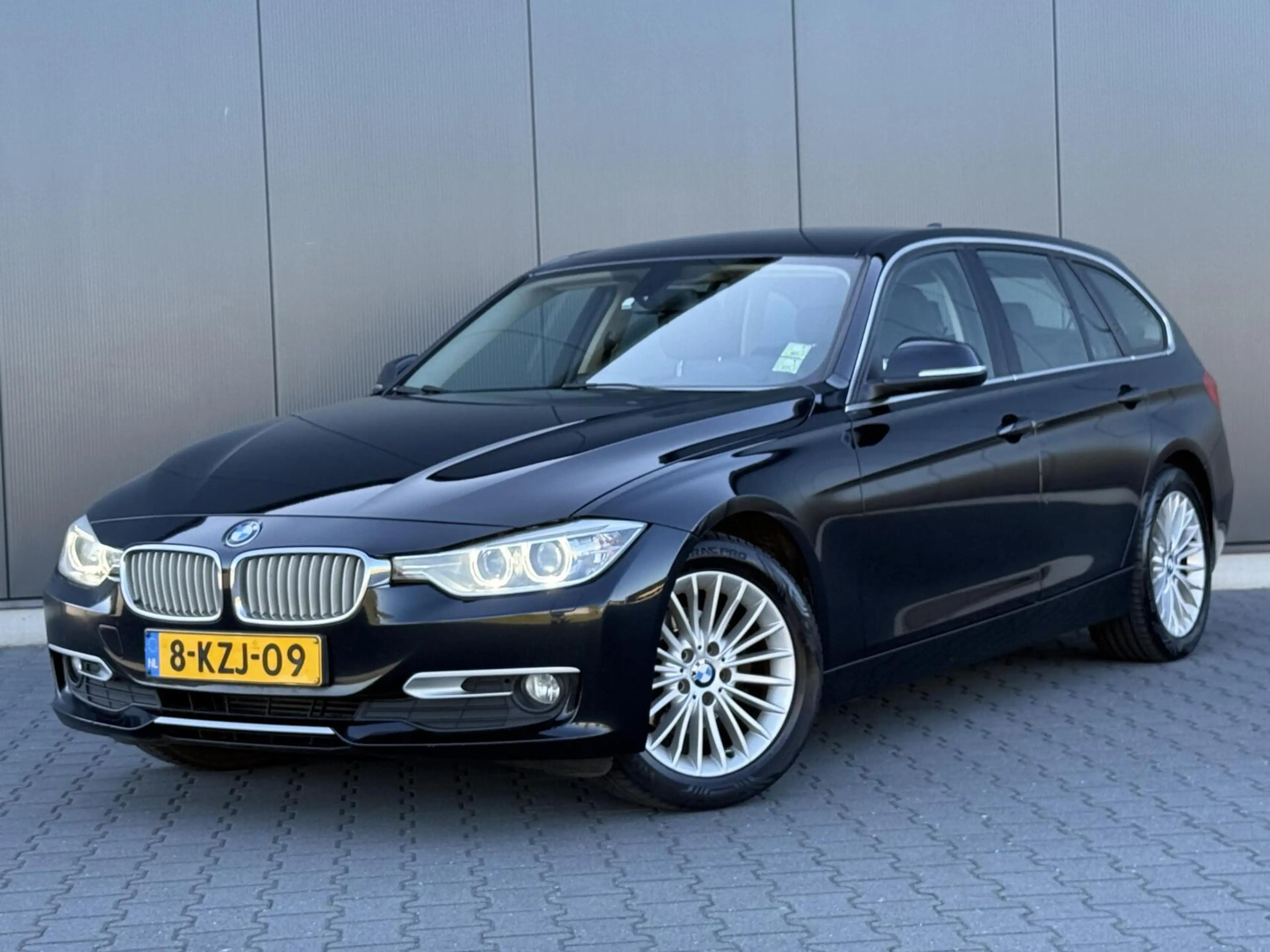BMW 316 3-serie Touring 316I Modern Leder - Navi - Xenon -