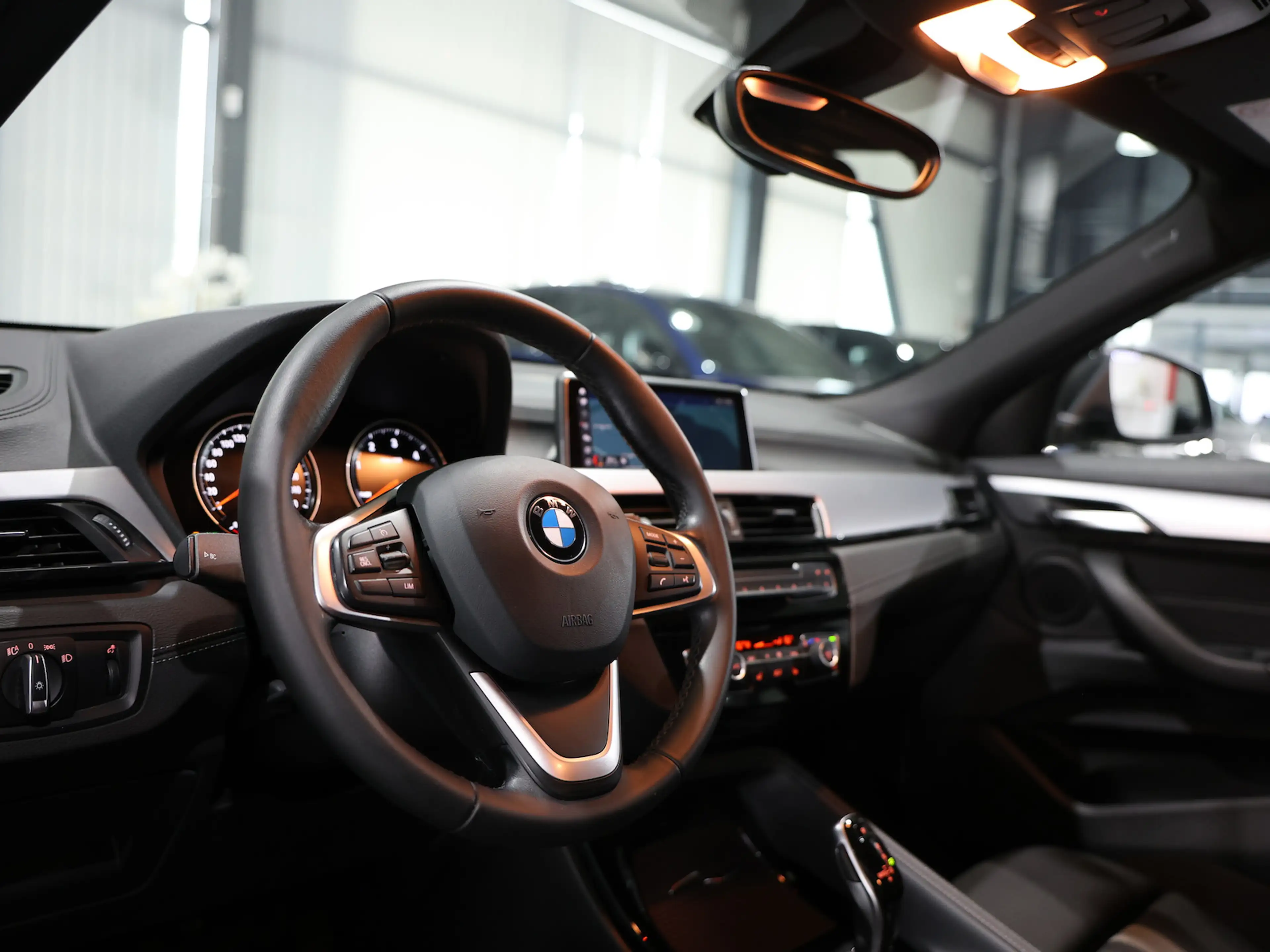BMW X2 sDrive 18d Advantage BUSINESS / 1.HAND / LED — photo 14