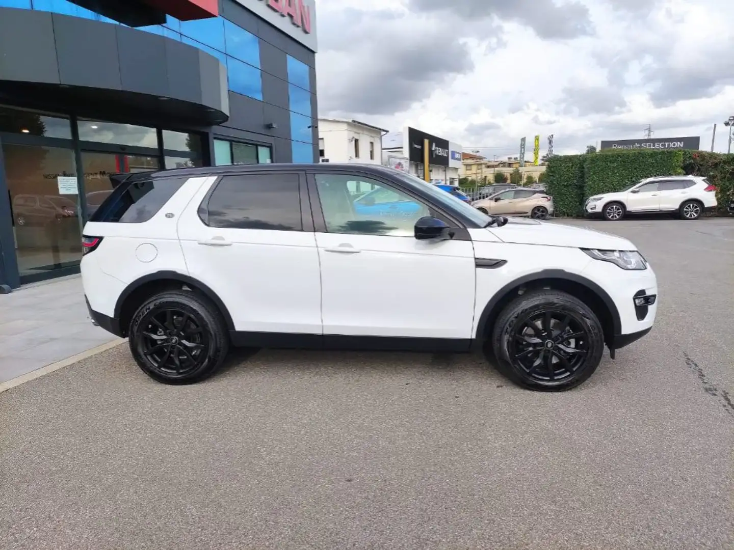 Land Rover Discovery Sport 2.0 TD4 150 CV HSE Blanc - 2
