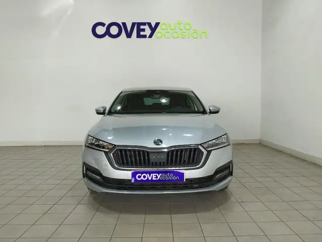 Skoda Octavia view 4