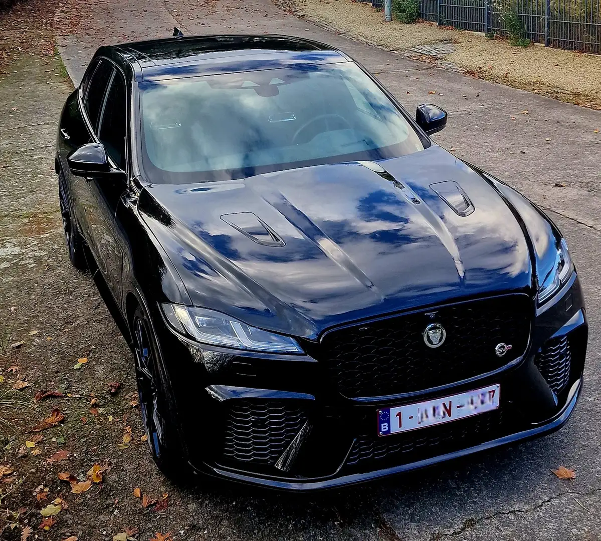 Jaguar F-Pace F-Pace P550 AWD SVR 2024 - LICHTE VRACHT - NIEUW Zwart - 1