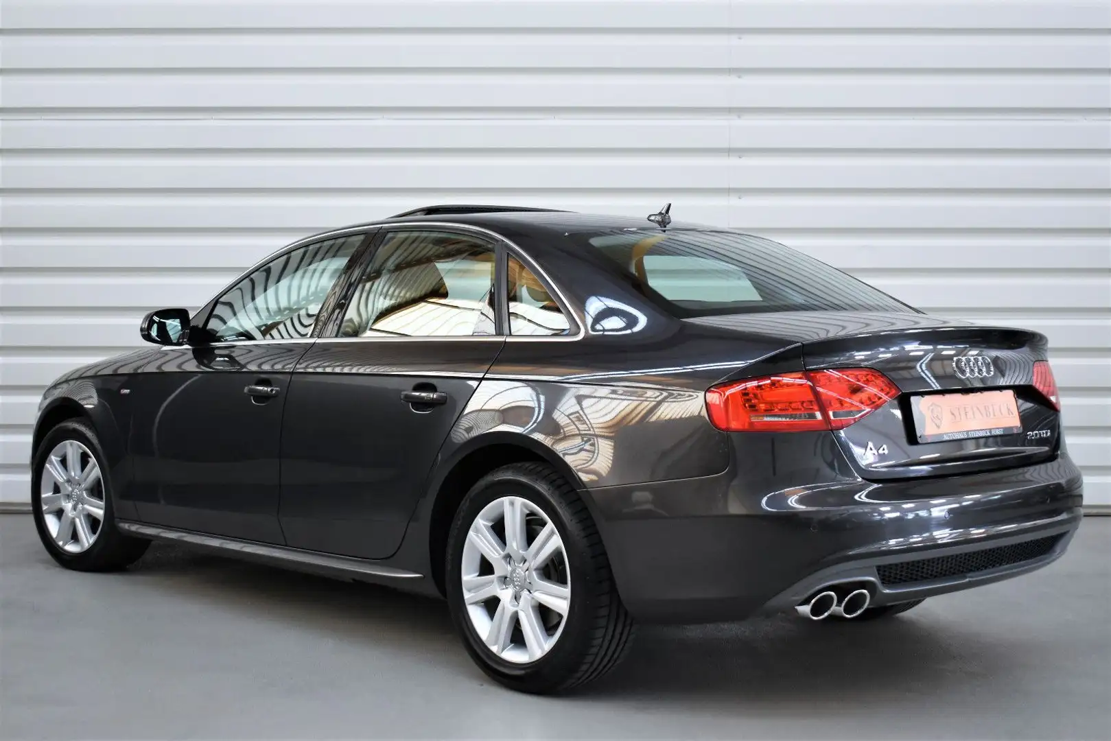 Audi A4 Ambiente S-Line+Totwinkel+Kamera+Bang-Olufsen Grijs - 2