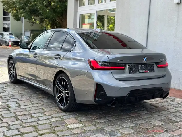 BMW 3 Series view 7