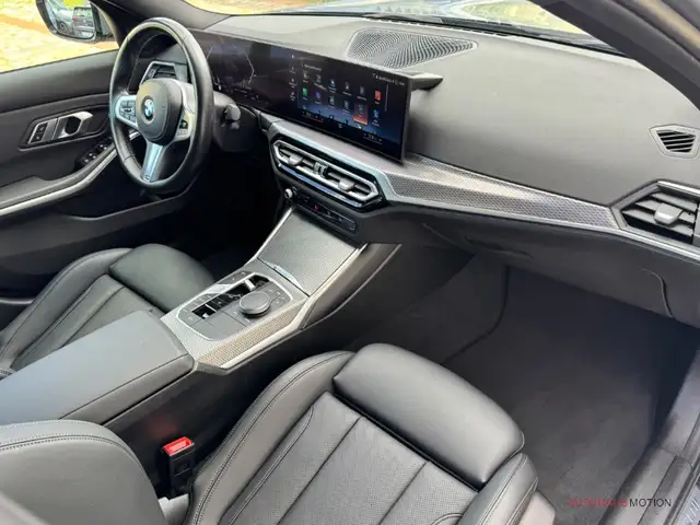 BMW 3 Series view 14