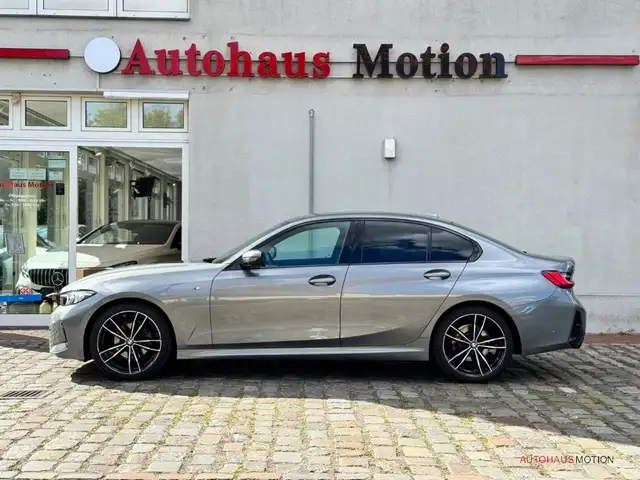 BMW 3 Series view 8