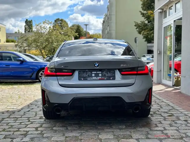 BMW 3 Series view 6