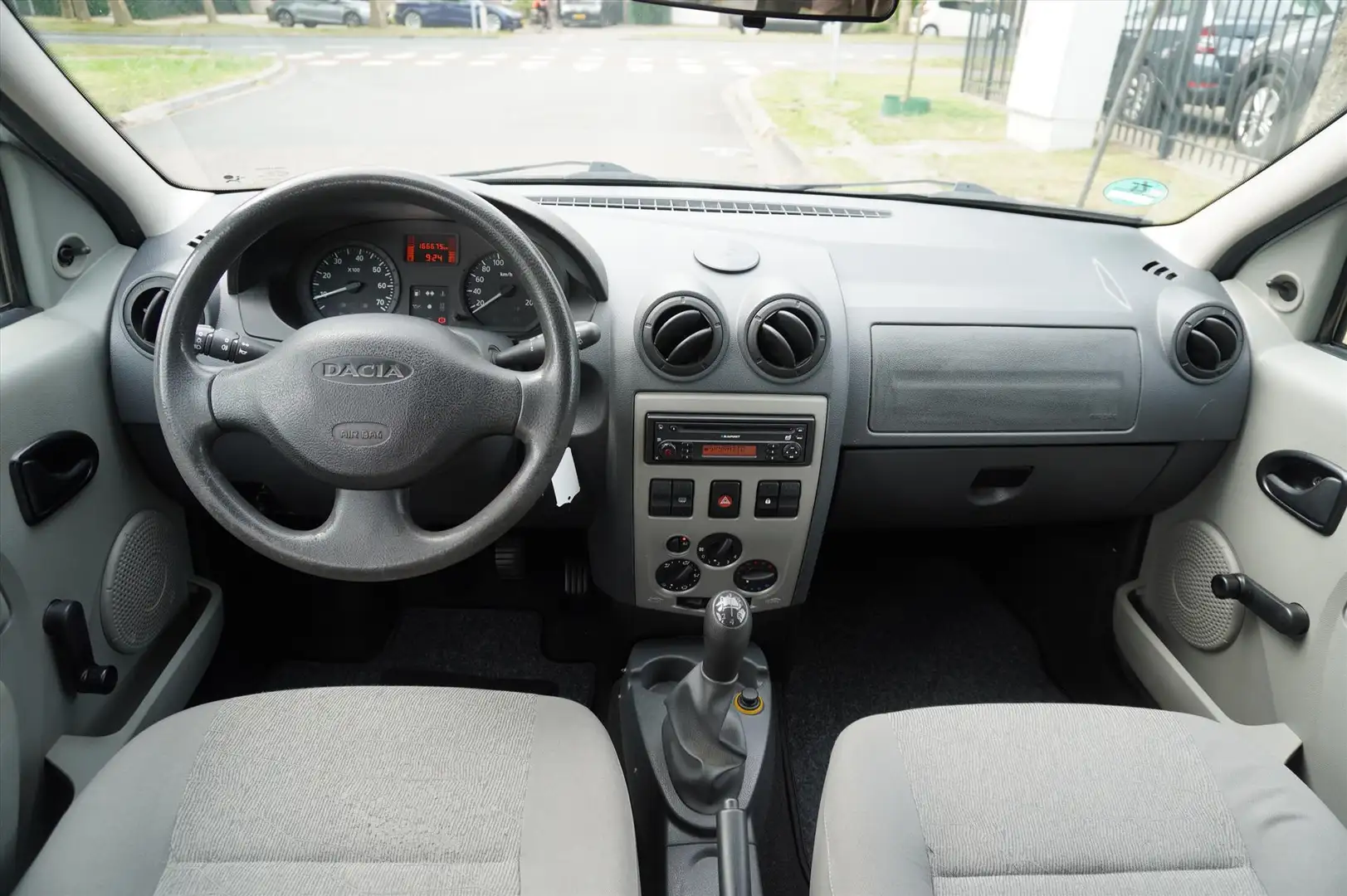 Dacia Logan 1.6 MPI 85 pk 5p Airco Thaak MOOI Wit - 2