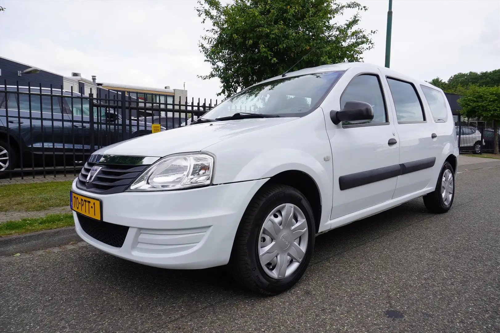 Dacia Logan 1.6 MPI 85 pk 5p Airco Thaak MOOI Wit - 1