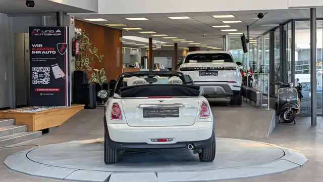 MINI Convertible view 8