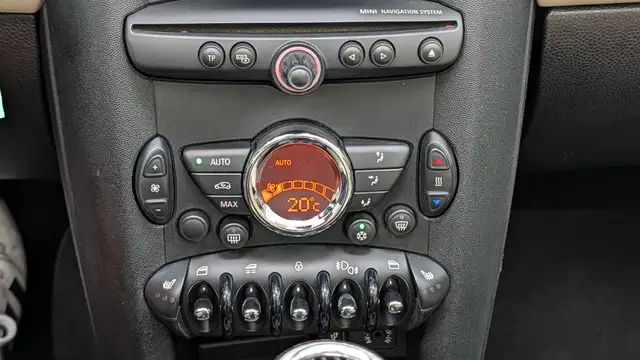 MINI Convertible view 16