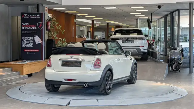 MINI Convertible view 7