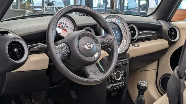 MINI Convertible view 10