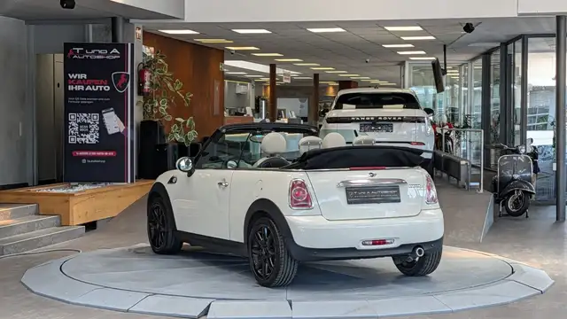 MINI Convertible view 6