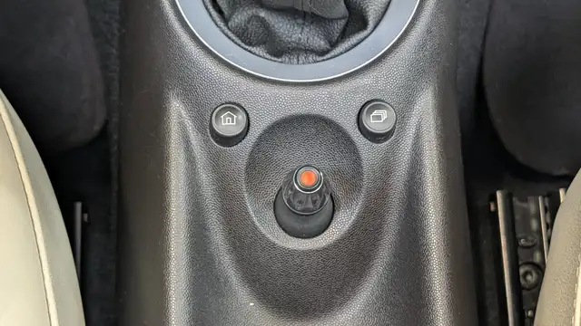 MINI Convertible view 17