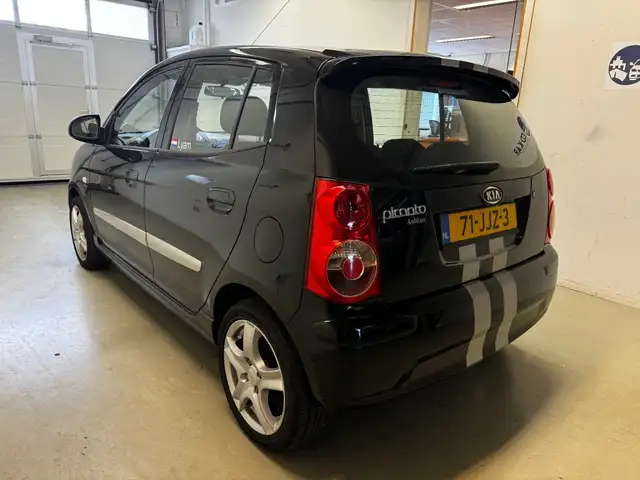 Kia Picanto view 7
