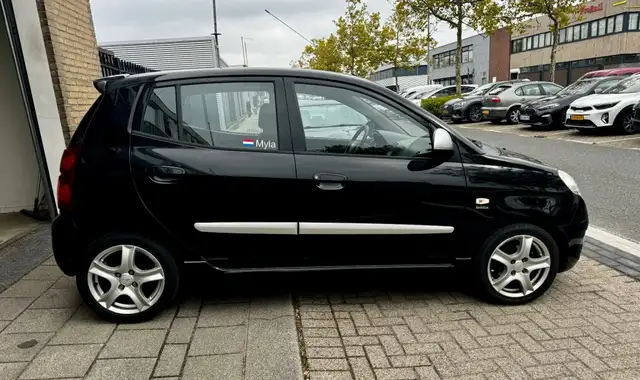 Kia Picanto view 12