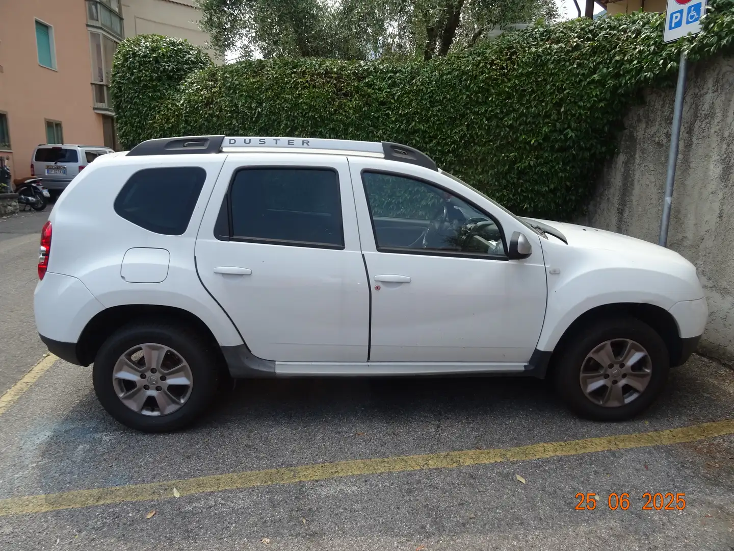 Dacia Duster Duster 1.5 dci Laureate 4x4 110cv Bianco - 1