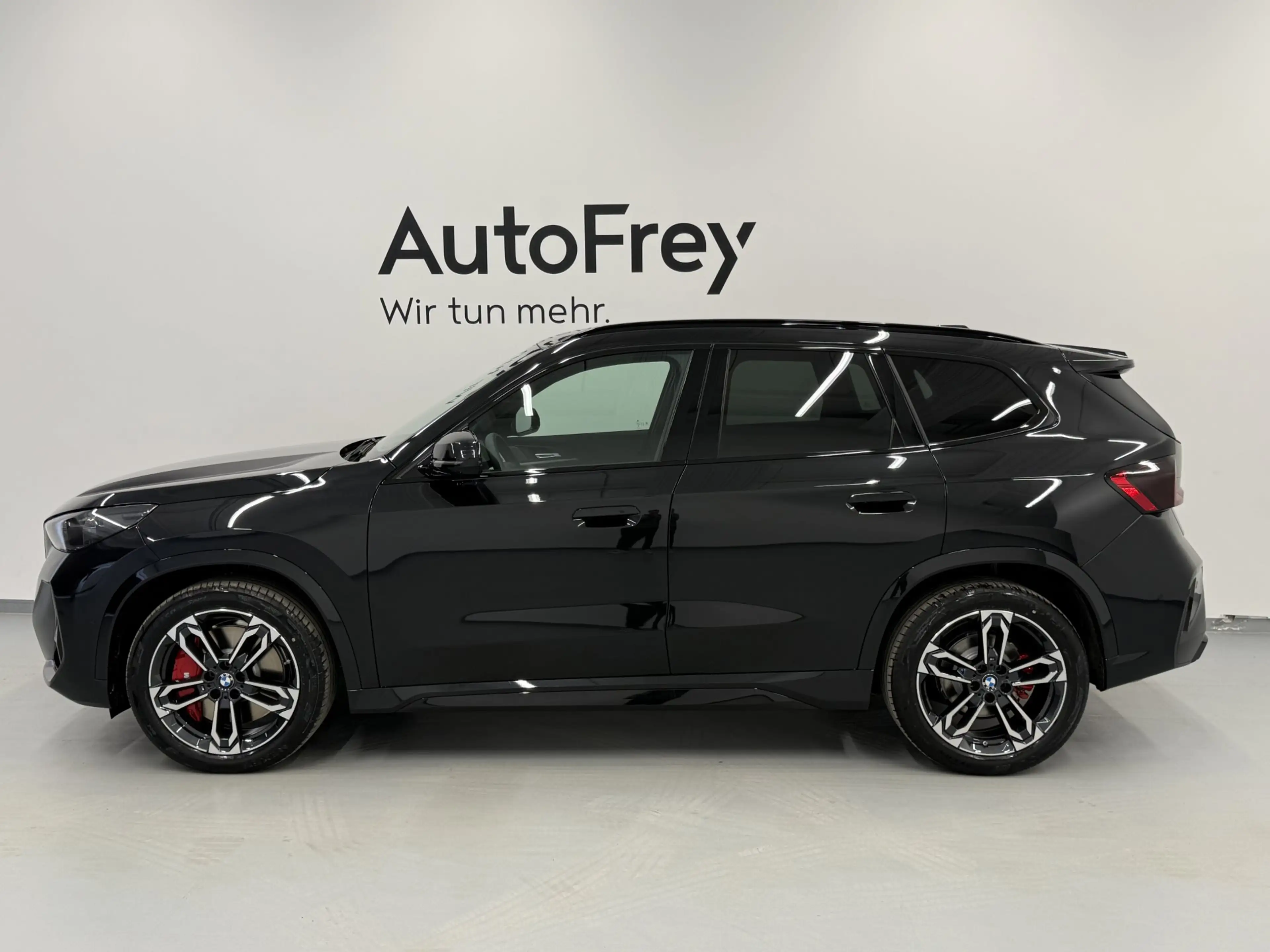 BMW iX1 eDrive20 — photo 4